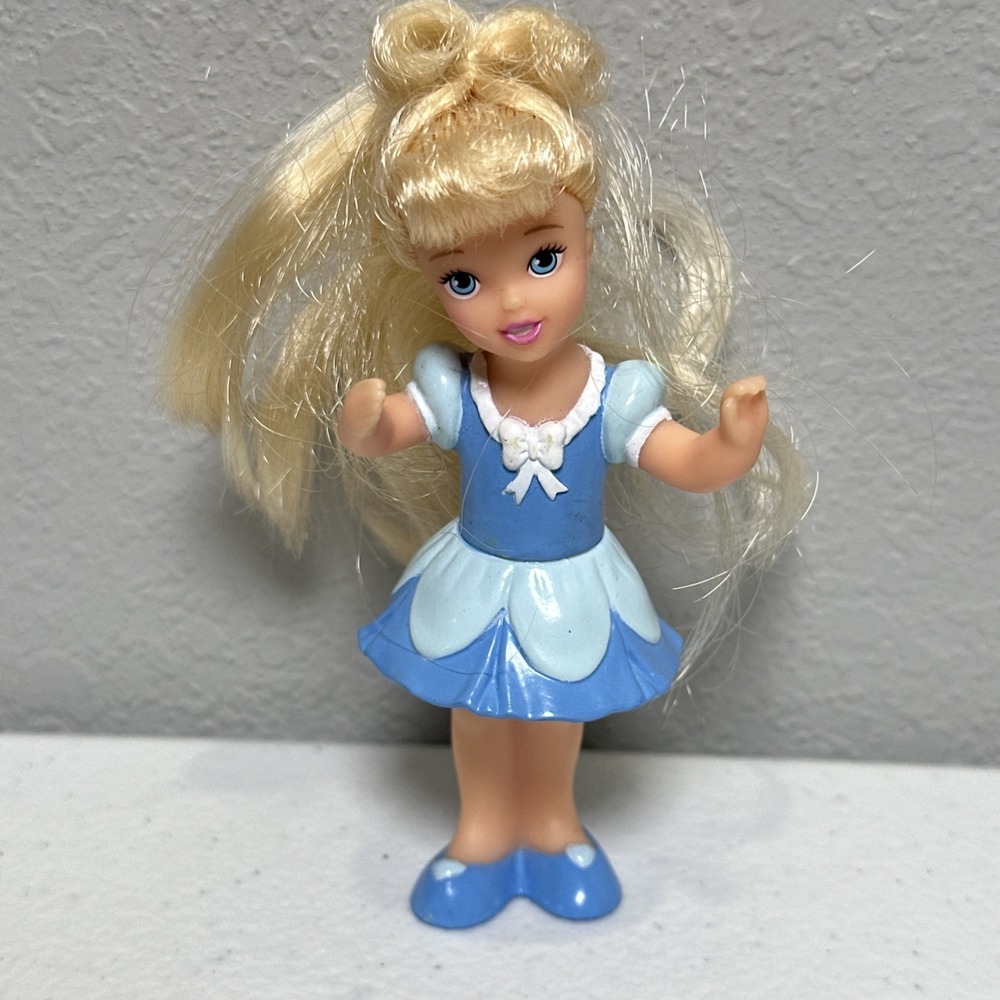 Disney Mattel 2002 Cinderella in Blue Dress Gown 4" Inch Tall Figurine Doll VTG